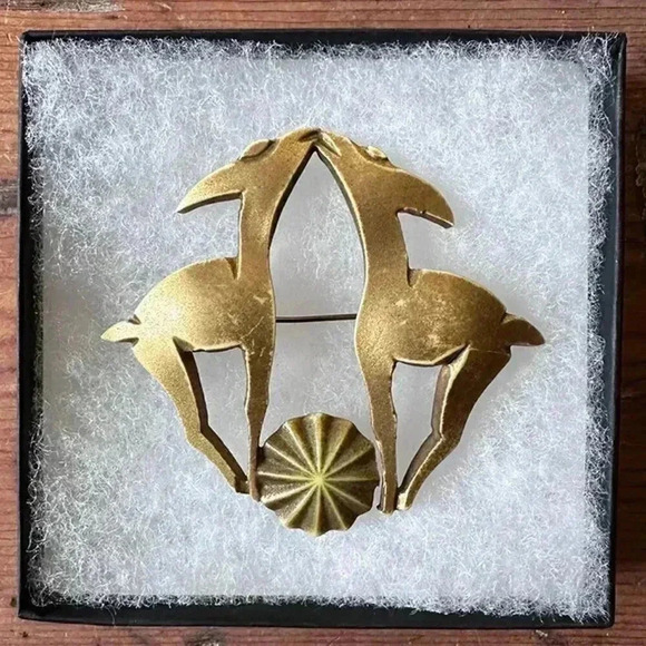Vintage Jewelry - Art Deco Kissing Deer Pin, Vintage, Gold